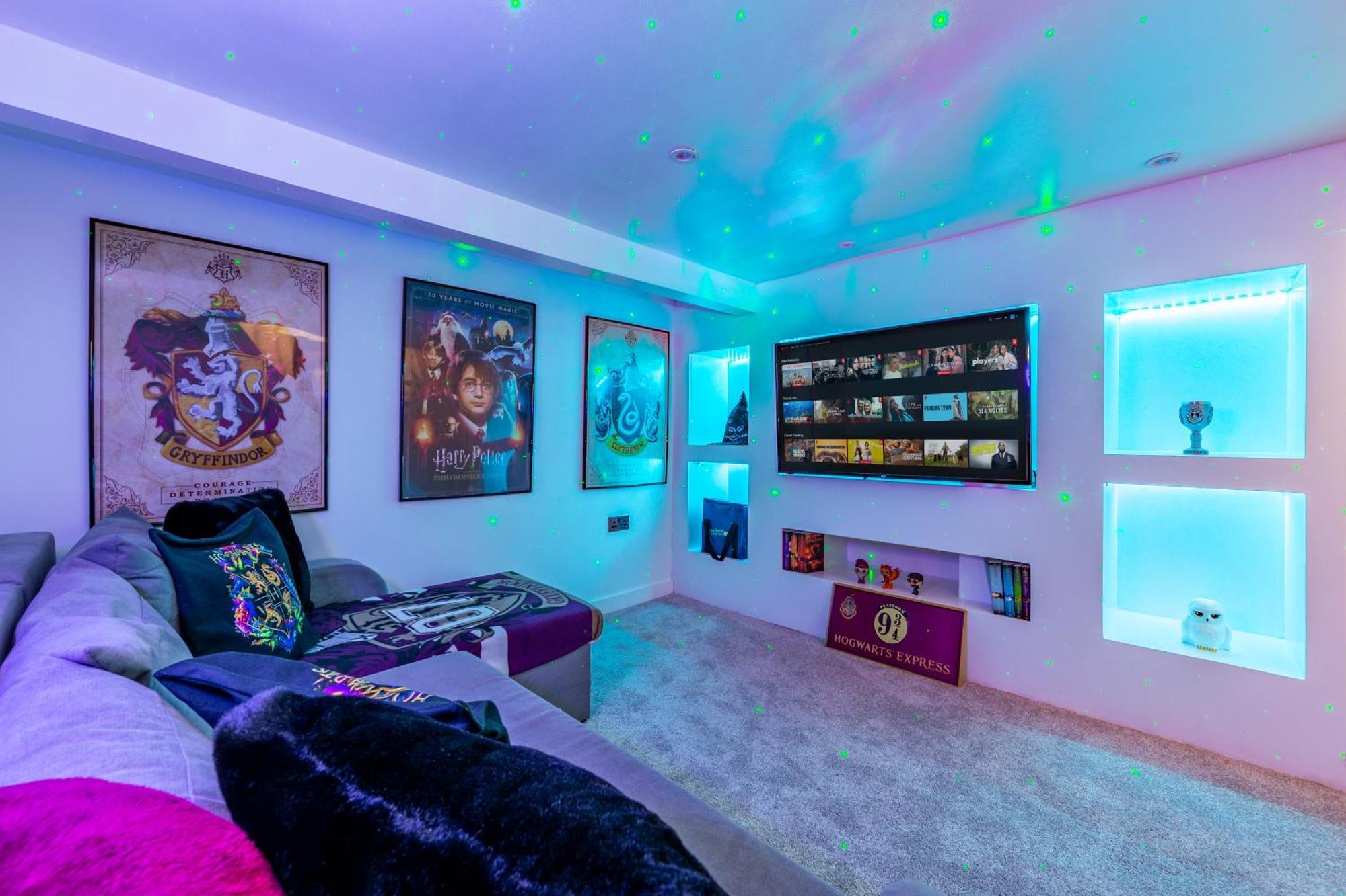 The Hogwarts Retreat - Cinema Room - Special May Offer - 25Th - 31St Watford  Exterior photo