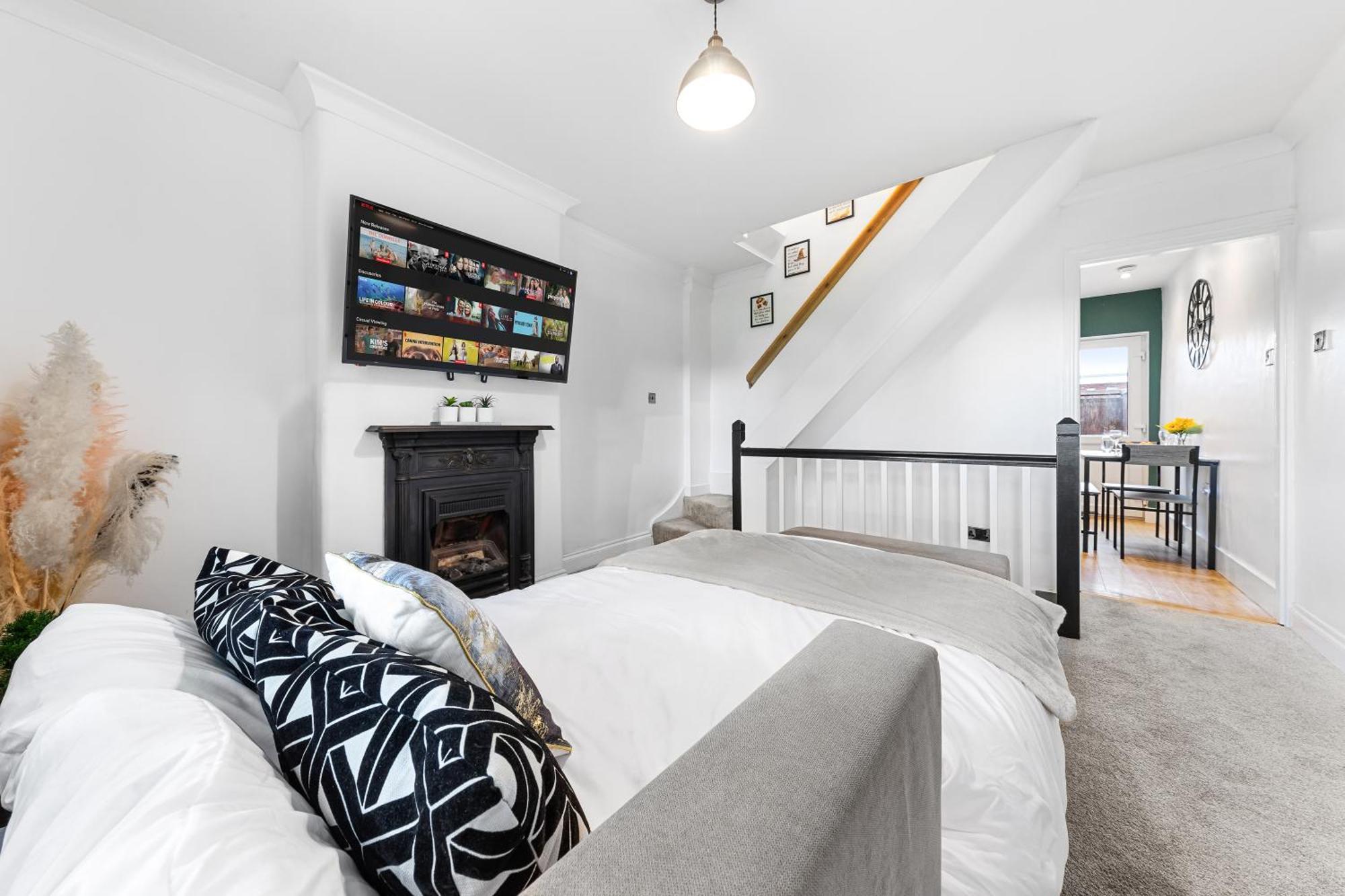 The Hogwarts Retreat - Cinema Room - Special May Offer - 25Th - 31St Watford  Exterior photo