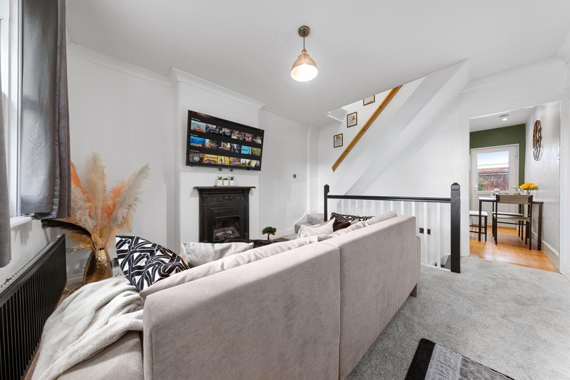 The Hogwarts Retreat - Cinema Room - Special May Offer - 25Th - 31St Watford  Exterior photo